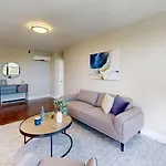 Cozy 1Br Apartment With Gym And Pool